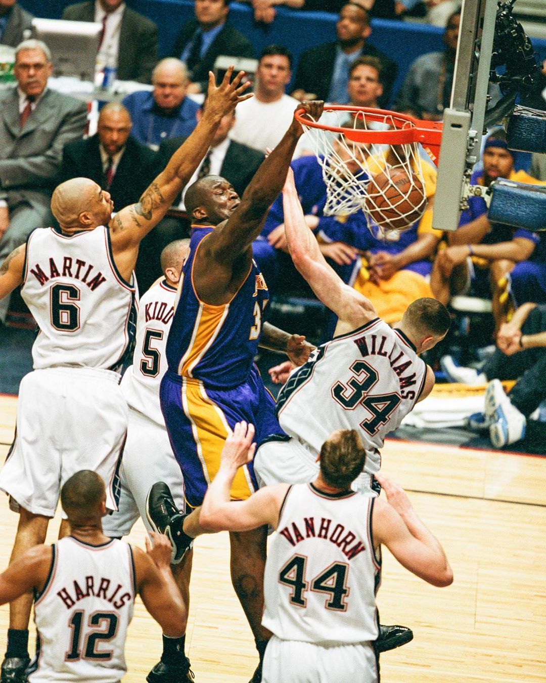 当更多年轻 当更多年轻